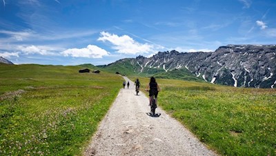 Die Seiser Alm erfreut sich auch bei Mountainbikern großer Beliebtheit