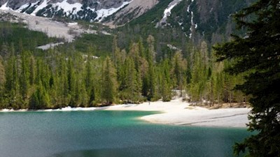 Ein Aushängeschild der Pragser Dolomiten: der wildromantische Pragser Wildsee