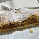 Apfelstrudel des Pedrutscherhofs