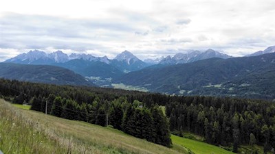 Blick auf die Dolomiten mit dem Dürrenstein in der Mitte 