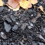 Aus dem brüchigen Graphitphyllit werden u. a. Bleistiftminen gefertigt