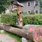 Brunnen neben der Feuerwehrhalle Kiens