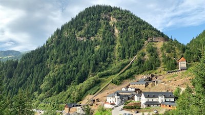 Die Wanderung zum Pfurnsee beginnt beim Bergbaumuseum Schneeberg