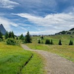 Durch die malerischen Almwiesen der Seiser Alm zur Tuene Hütte