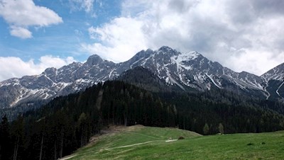 Blick von der Lanzwiesenalm auf die Olanger Bergwelt