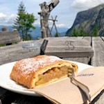 Apfelstrudel der Tschafonhütte