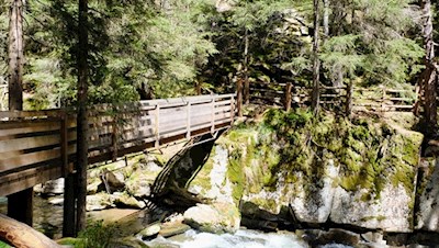 Brücke oberhalb der Barbianer Wasserfälle