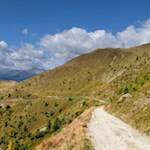 Sanft schlängelt sich der Karnische Höhenweg durch die berückende Landschaft