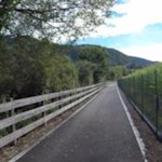 An Obstwiesen vorbei in Richtung Klausen