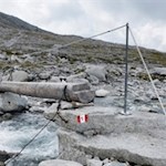 Der Neves Höhenweg quert zahlreiche Gletscherbäche