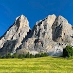 Blick auf den Peitlerkofel nahe der Almhütte Sot Pütia