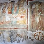 Eine Darstellung des letzten Abendmahls ziert das romanische Kirchlein San' Apollinare
