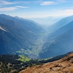 Zu unseren Füßen erstreckt sich das beschauliche Passeiertal