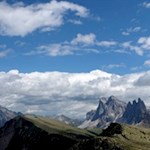 Ostwärts gerichteter Blick von der Außerraschötz auf die Villnösser Geisler