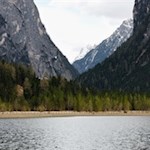 Der Toblacher See am Eingang des Höhlensteintals