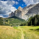 Attraversando la pista da sci fino al malga Ciadinat