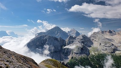 Ausblick etwas unterhalb des Gipfelkreuzes 