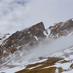 Schneeumtost präsentiert sich die Simile-Mahd-Alm