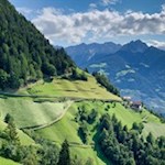 Die Muthöfe wurden in steiler Hanglage erbaut
