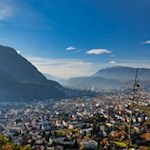 Längs des Weges erschließen sich immer wieder malerische Ausblicke auf Bozen