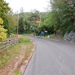 Der Waldsteig mündet schließlich in die Lüsner Straße