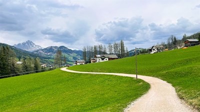 Der zweite Teil der Wanderung führt an einzelnen Häusern und Höfen vorbei