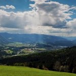 Linde Frühlingsstimmung legt sich über Bruneck