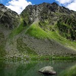 In reizvoller Lage: der grünlich schimmernde Klaussee