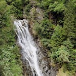 Der Wasserfall Hölle nahe dem Wanderparkplatz