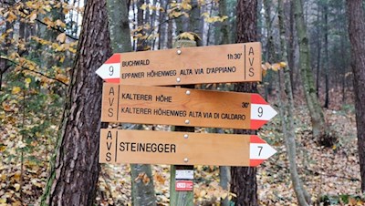 Am Parkplatz in Matschatsch zweigt der Weg Nr. 9 ab