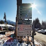 The hike to the Roner mountain hut is well signposted