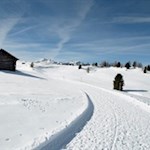 Durch die verschneiten Störeswiesen auf den Störes
