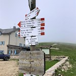 Wegweiser am Schutzhaus 