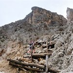 Die Piza-Scharte ist mit Holzplanken gesichert