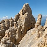 Das Rifugio Torre di Pisa ist nach dem schiefen Felsturm nahe der Hütte benannt