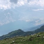 Blick-vom-Monte-Altissimo-auf-Riva-Torbole-und-den-Gardasee