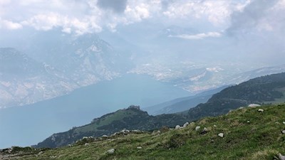 Blick vom Monte Altissimo auf Riva, Torbole und den Gardasee