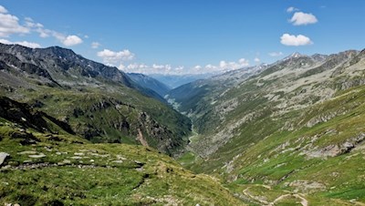 Ausblick von der Birnlückenhütte auf das Ahrntal