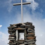 Gipfelkreuz mit Gipfelbuch
