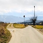 Schließlich zweigt vom Radweg ein Feldweg nach Aufhofen ab