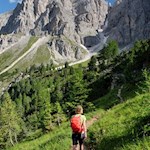 Einsame Wanderung am Fuße der Aferer Geisler