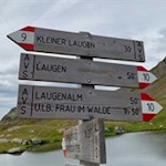 Am Laugensee folgen wir dem rechts abzweigenden Weg Nr. 10