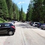 The hike to the Fanes mountain hut starts and ends at the entrance of the Dolomiti d'Ampezzo Nature Park