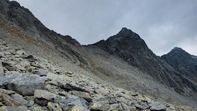 Der im wahrsten Sinne des Wortes steinige Weg auf den Rauchkofel