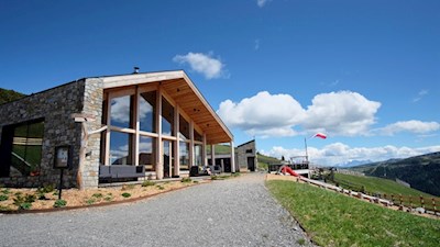 Unsere Wanderung beginnt am modernen Bergrestaurant Pichlberg