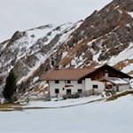 Die-urige-Simile-Mahd-Alm