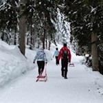 Auf dem Weg zur nahen Rodelbahn
