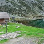 Von der Tiefrastenhütte kann man auf die Eidechsspitze, die Hochgrubbachspitze und die Kempspitze weiterwandern