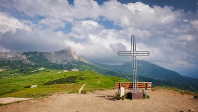 Störes mit dem Settsass im Hintergrund