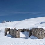 Auf dem Strudelkopfsattel hat eine Festungsanlage aus dem Ersten Weltkrieg die Zeiten überdauert
